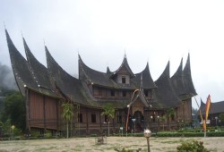 Sejarah Bangsa Minangkabau: Asal Usul, Perkembangan, dan Warisannya